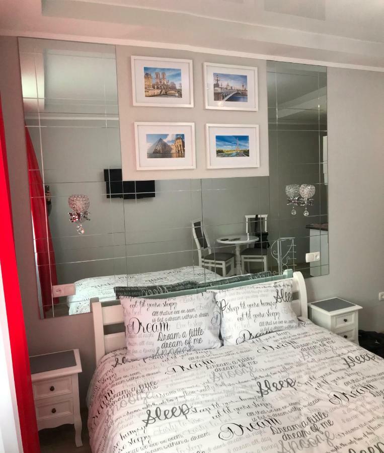 Apartment Studio Paris 51 Ирпень Экстерьер фото